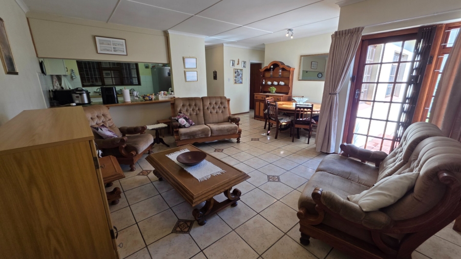 3 Bedroom Property for Sale in Heiderand Western Cape